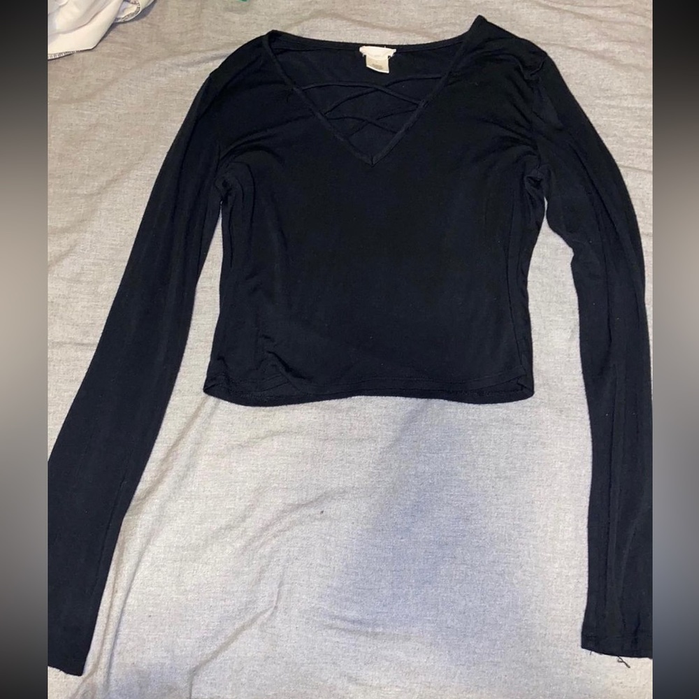 Wet Seal large black shirt - Picture 2 of 3